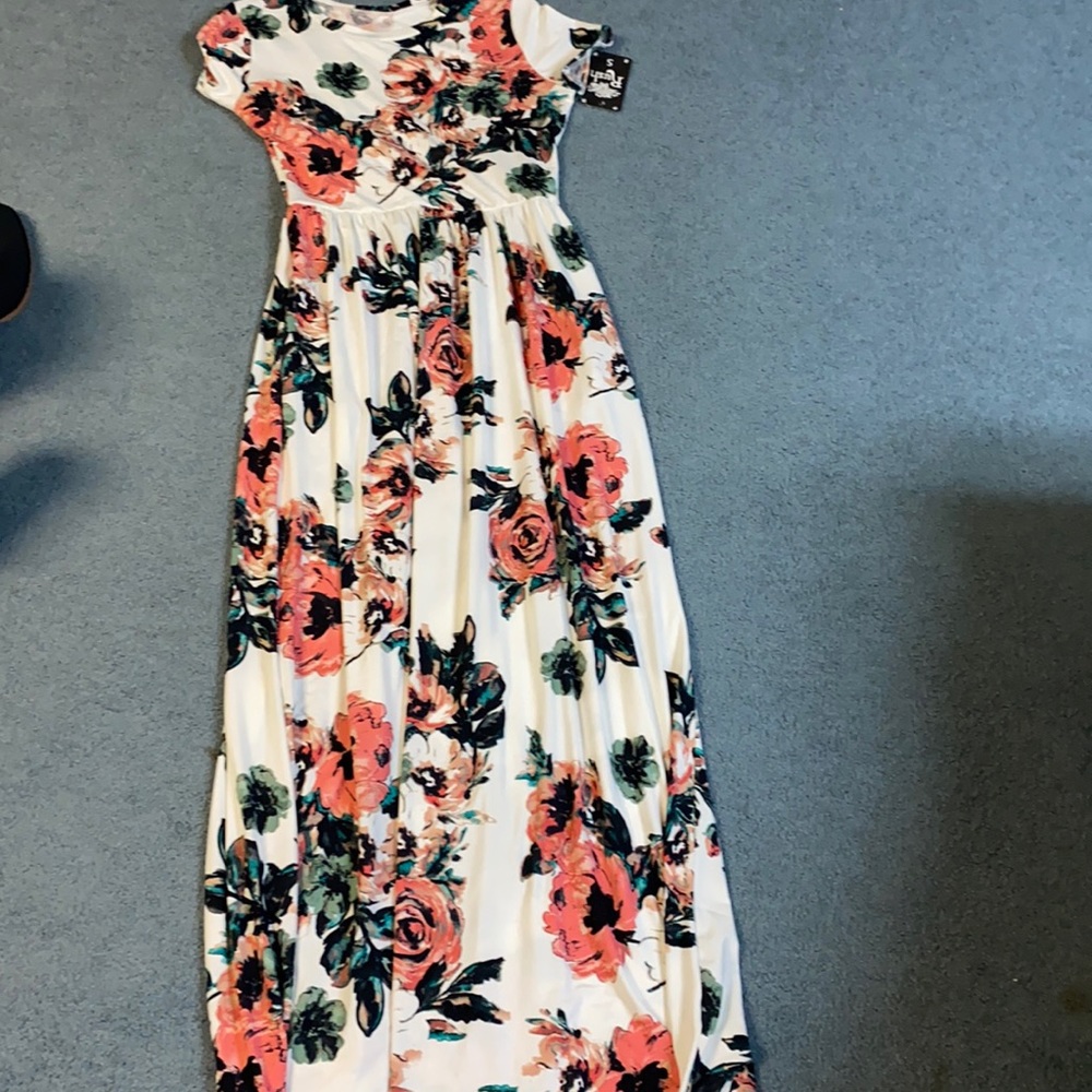 Brand new Rush women’s maxi dress size small